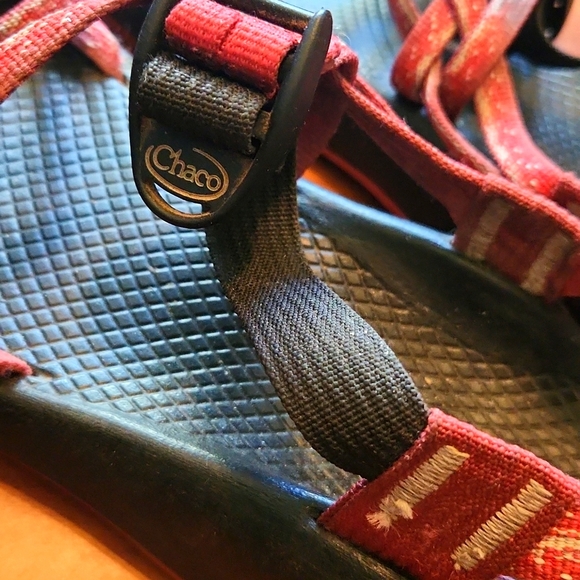 Chacos Size 8 Sandals - Picture 2 of 4